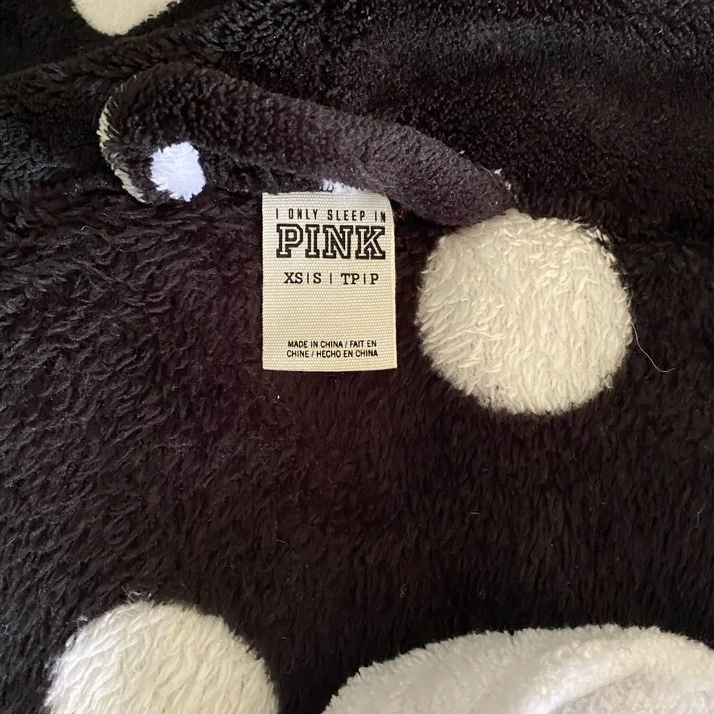 Victoria Secret polka dot robe size XS fleece white black